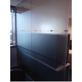 divisória de escritório com vidro Itaquera