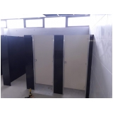 instalação de divisória de banheiro em laminado melamínico estrutural 10mm valor Vila Anastácio
