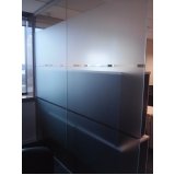 divisória de escritório com vidro Jaçanã